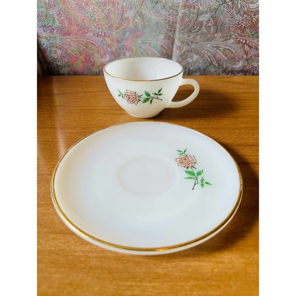 Vintage Anchor Hocking Fire king oven ware tea, cup and saucer - Picture 10 of 10
